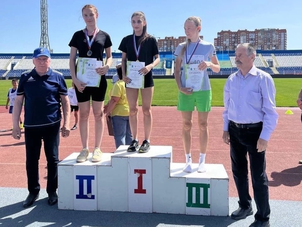 Спортсмены АГУ стали серебряными призёрами соревнований по лёгкой атлетике