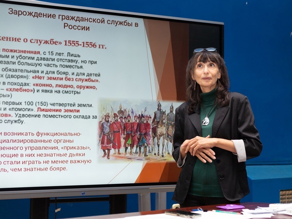 Программа повышения квалификации «Основы государственной гражданской службы» стартовала в АГУ
