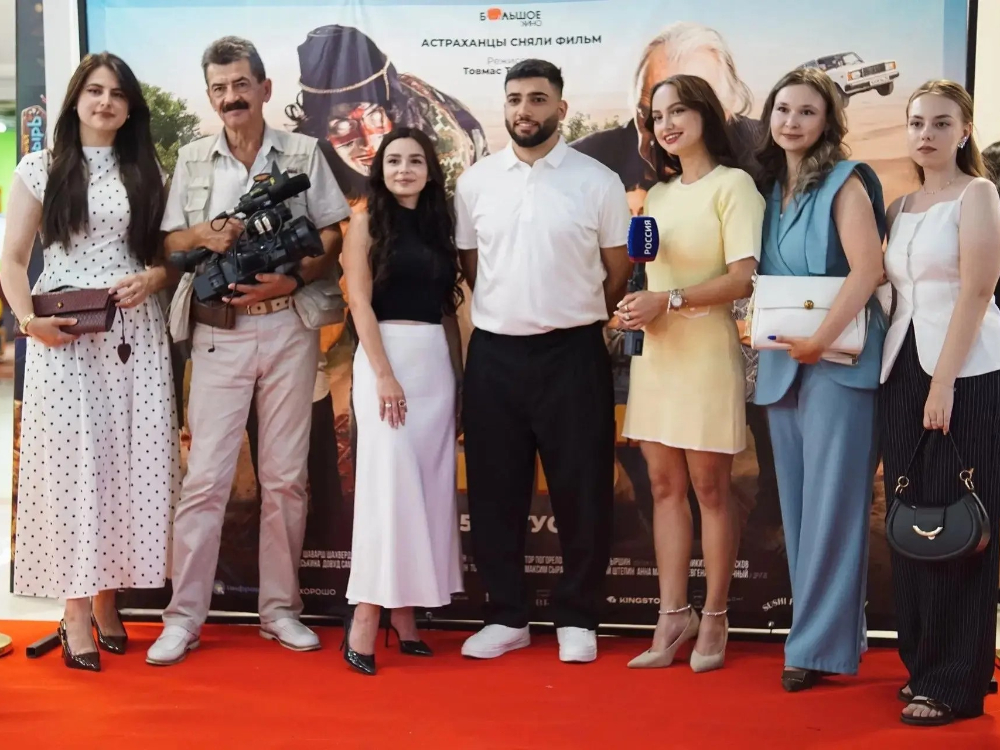 Студенты-журналисты АГУ посетили премьеру фильма «Вениамин в кино»

