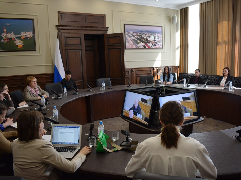 Студенты-журналисты АГУ стали свидетелями назначения нового главы правительства региона
