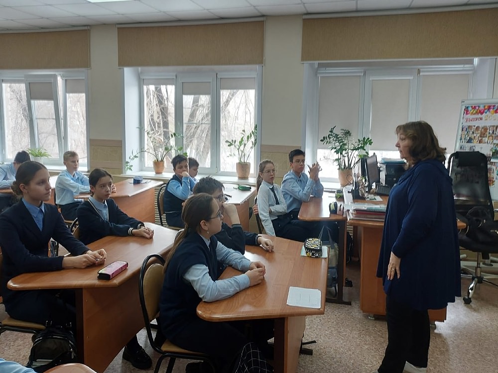 Декан ЮФ АГУ провела научно-популярную лекцию об истории российского права