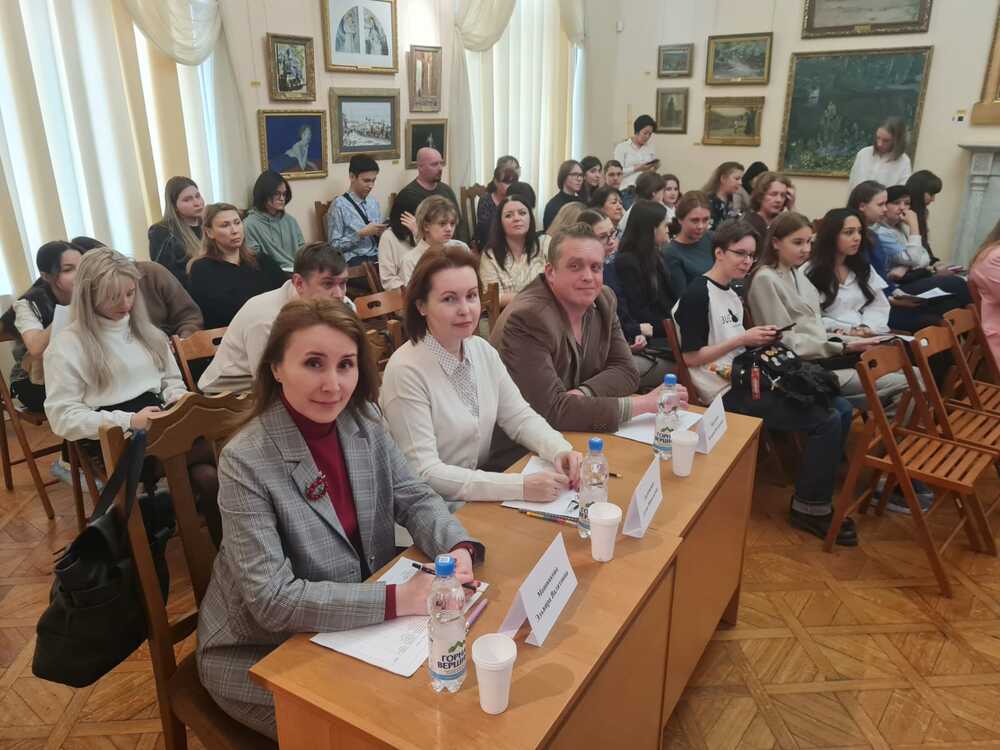 Преподаватели АГУ оценили выступления об объектах культуры на иностранном языке