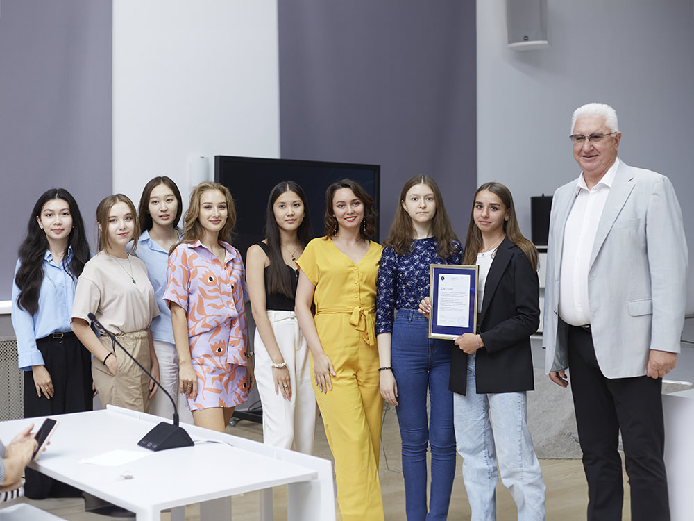 Студенты АГУ заняли призовые места на межвузовской студенческой олимпиаде по микроэкономике