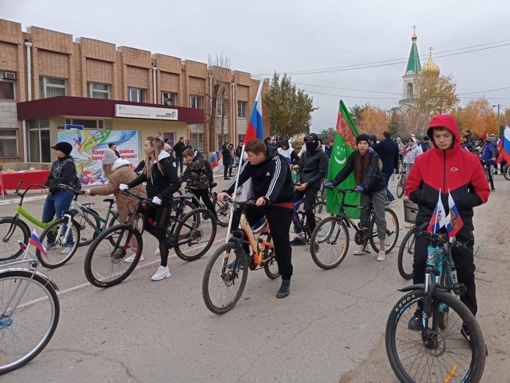 Представители АГУ имени В. Н. Татищева приняли участие в велопараде