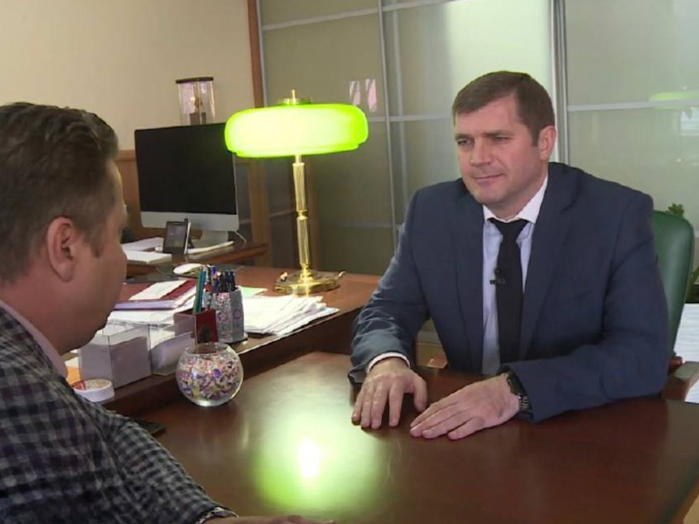 Игорь Алексеев раскрыл тайну появления настольной лампы в своем кабинете