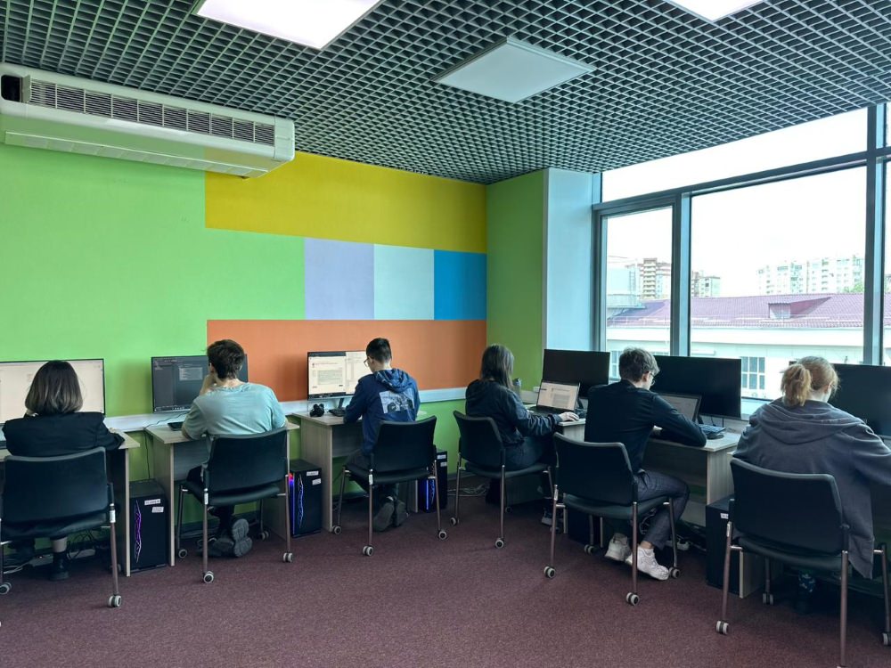 Студенты АГУ продемонстрировали знание информатики в международном интеллектуальном состязании 
