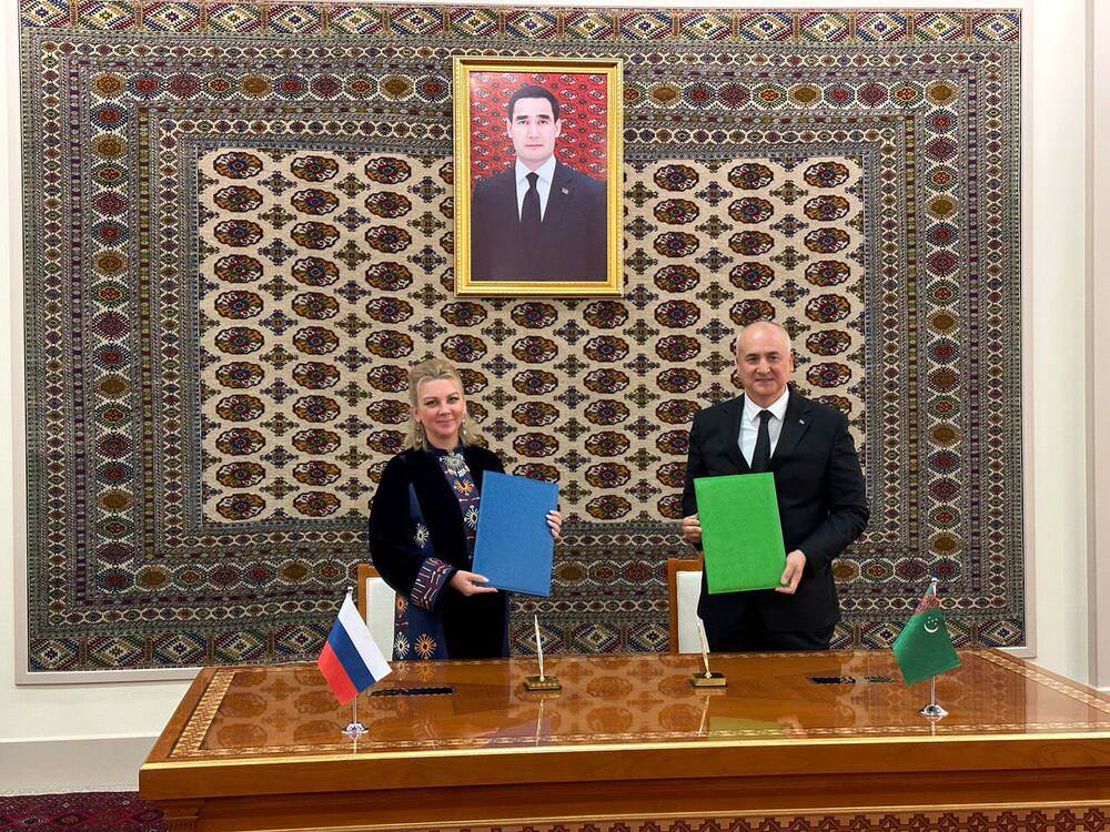АГУ поздравляет Эсена Айдогдыева с назначением на должность посла Туркменистана в России