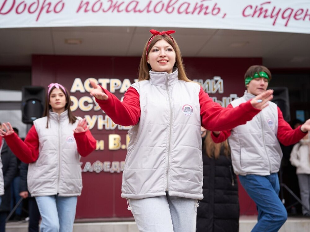 На праздник в АГУ прибыли известные исторические личности