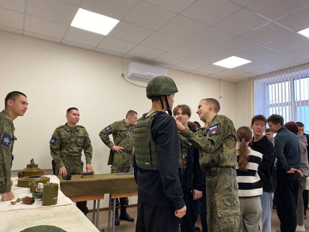 Студенты колледжа АГУ познакомились с деятельностью ВУЦ