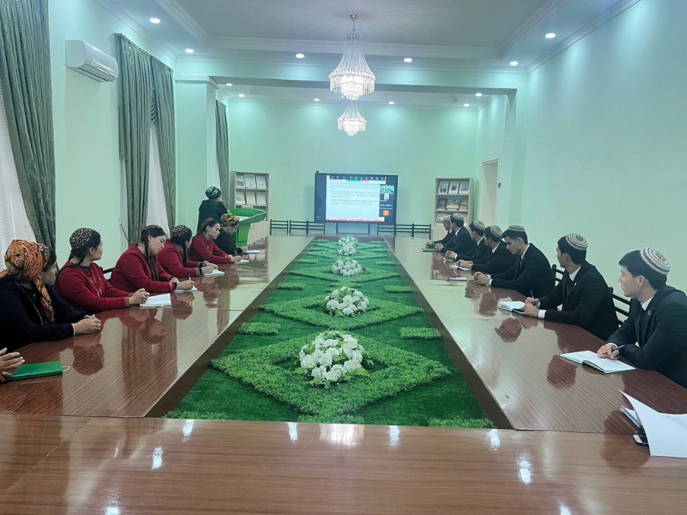 Преподаватели АГУ обсудили с коллегами методику преподавания иностранных языков в вузах