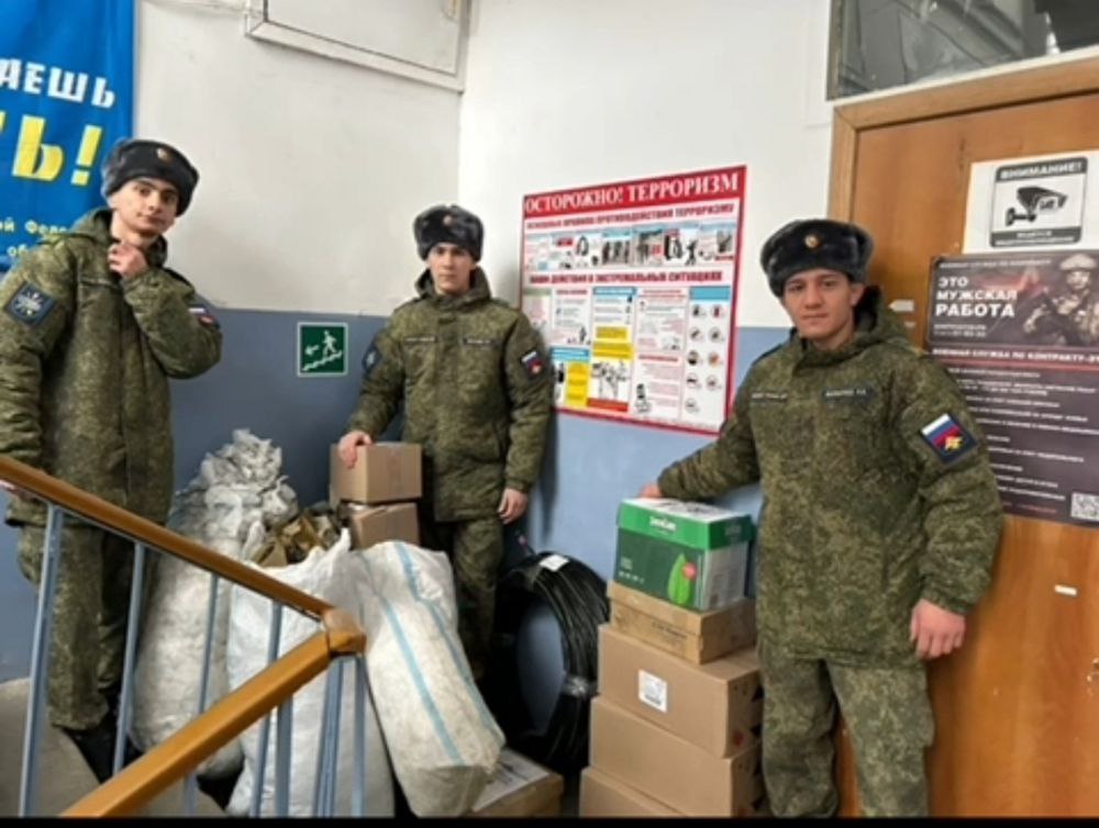 Курсанты ВУЦ АГУ передали гуманитарную помощь в зону СВО