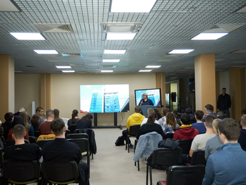 Будущие IT-специалисты нашли свой путь на Дне карьеры в АГУ