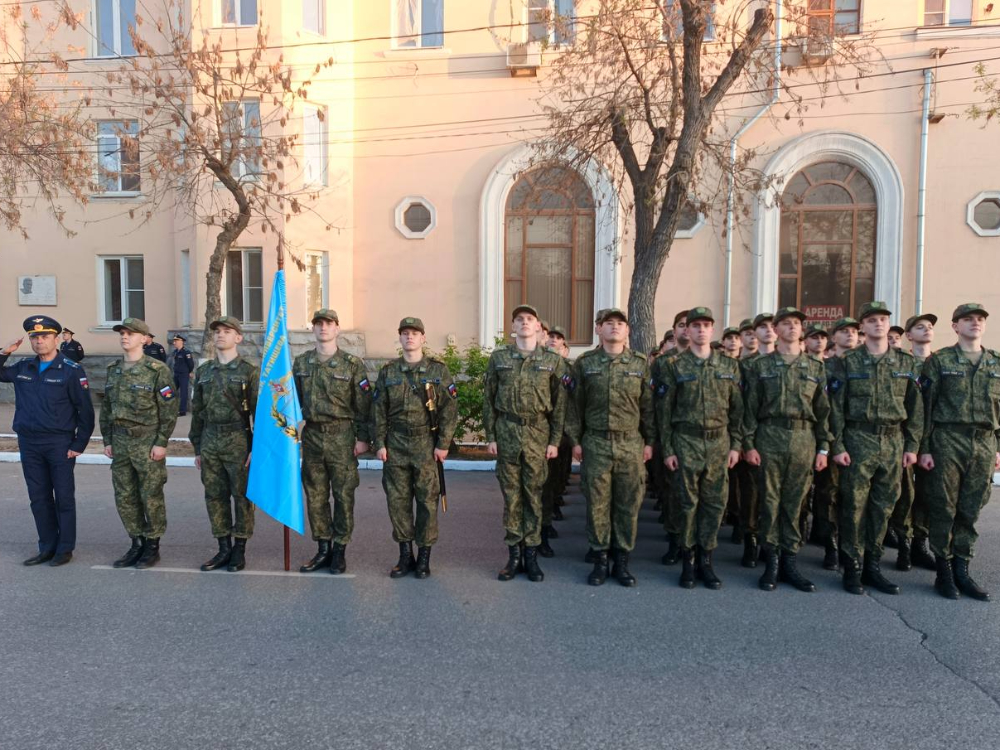 Курсанты ВУЦ ведут подготовку к праздничному маршу в честь Великой Победы