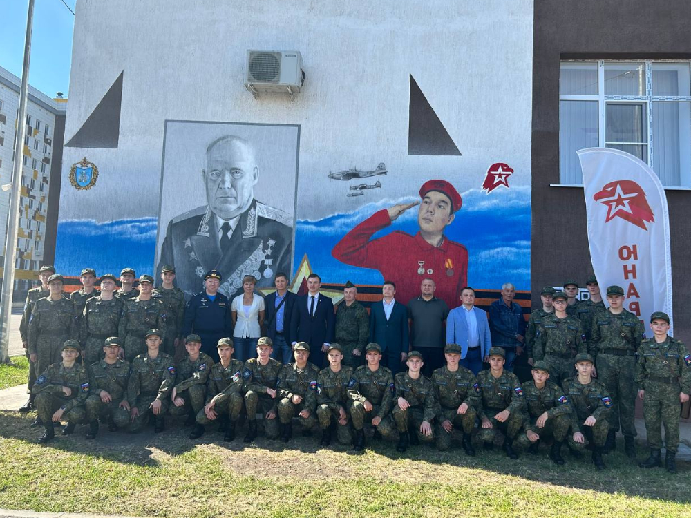 На стенах ВУЦ АГУ появился мурал, посвящённый героям Астраханской области