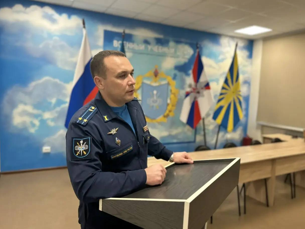 Гимназисты узнали о подготовке сержантов и солдат в ВУЦ АГУ