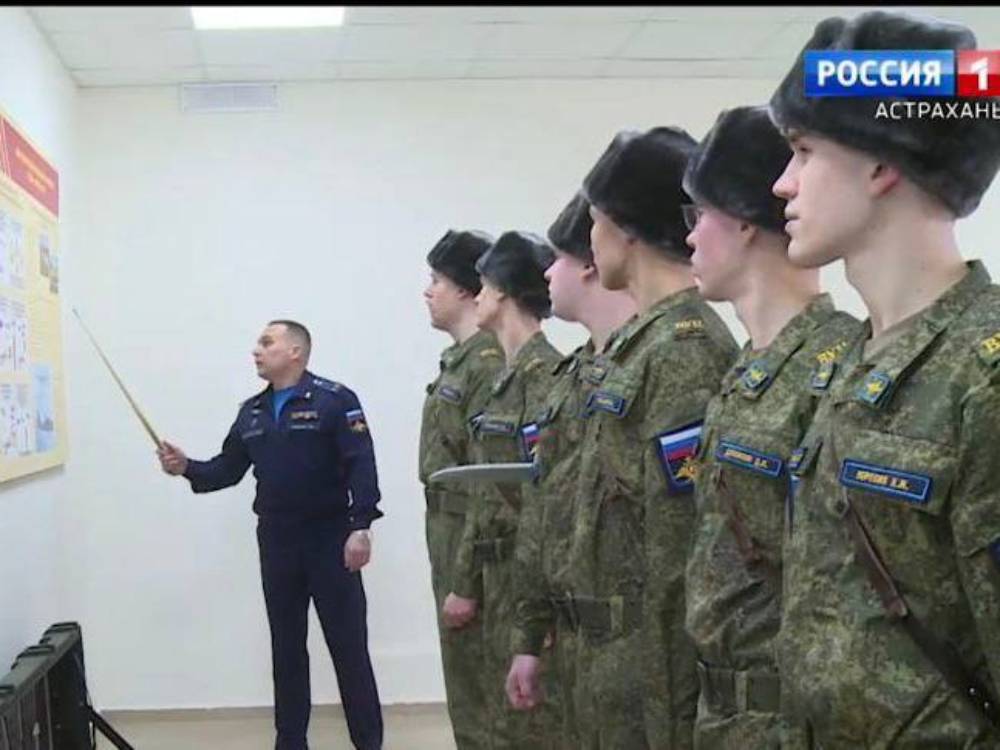 Курсанты ВУЦ АГУ осваивают беспилотные технологии