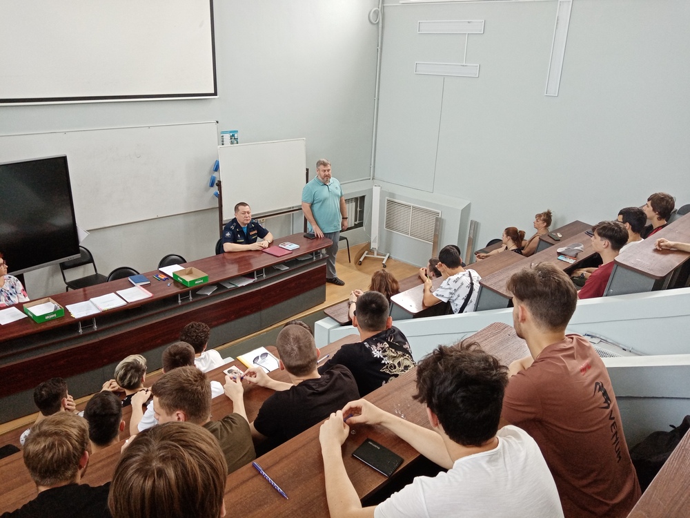 В АГУ 108 студентов допущены к обучению по программам военной подготовки