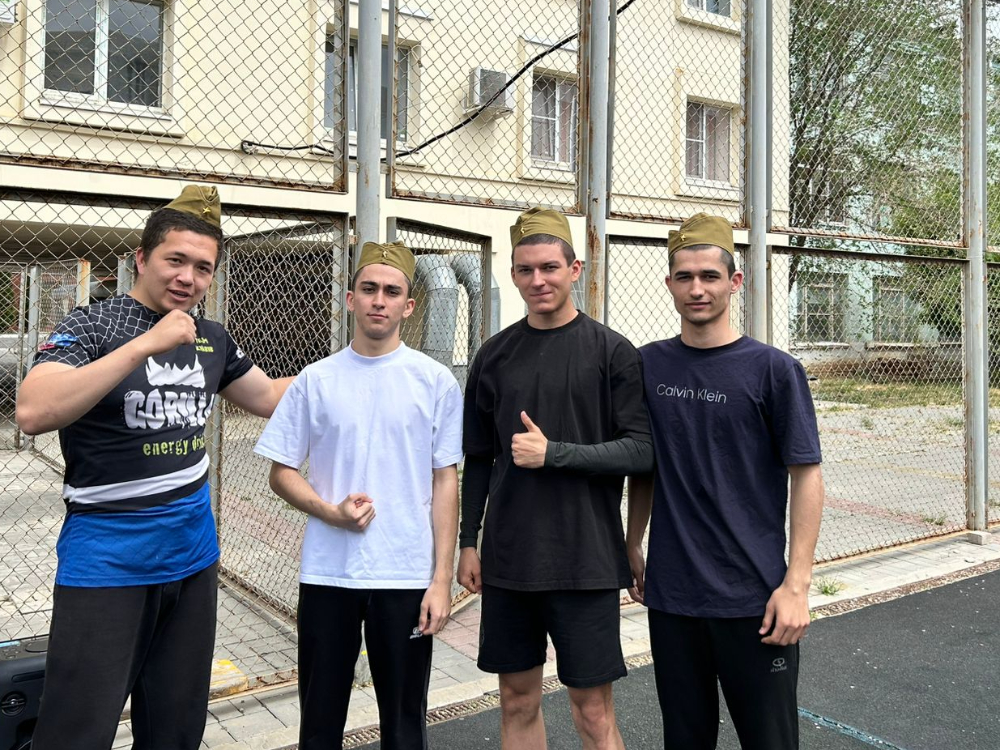 Студенты АГУ продемонстрировали силу и выносливость на спортивном состязании
