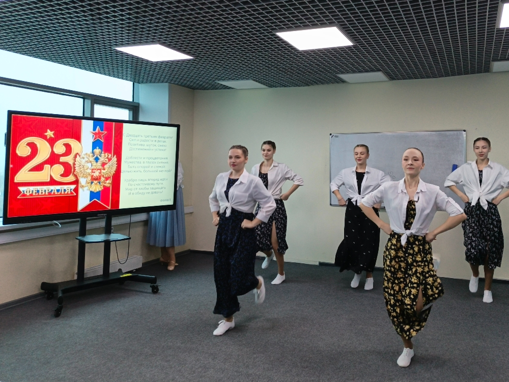Женский коллектив ФМИТ АГУ поздравил коллег с 23 Февраля