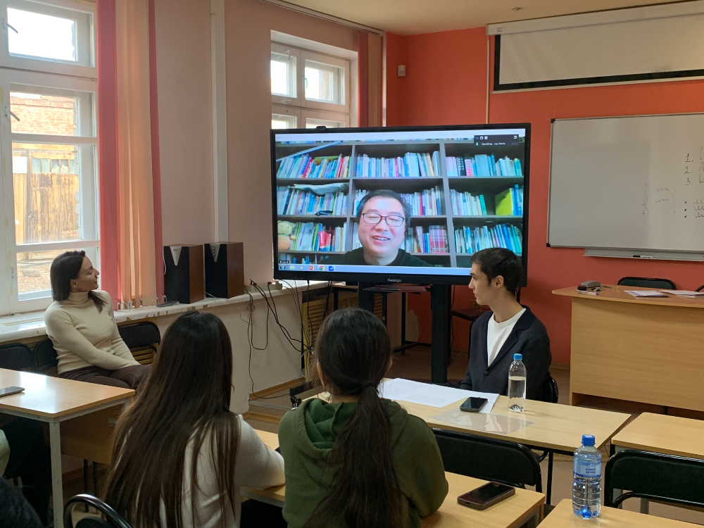 Студенты АГУ узнали о современном искусстве Китая