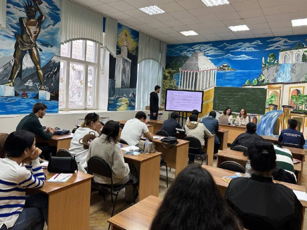 В АГУ обсудили перспективы развития химии на научно-практической конференции